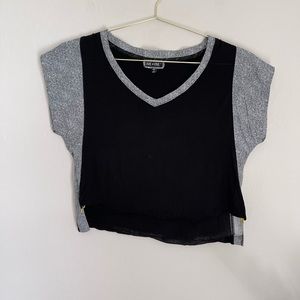 LIME & VINE Bicolor Cropped Workout Top With Accent Zippers Size Small